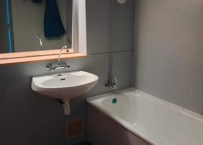 Vandrerhjem Hi *